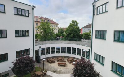 Pozvánka na zahradní slavnost