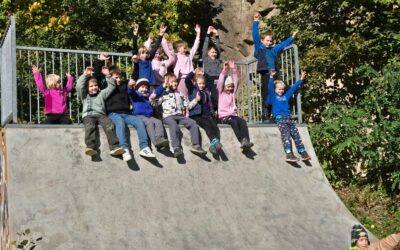 Rodiče a děti z 1. A na prvním společném výletě